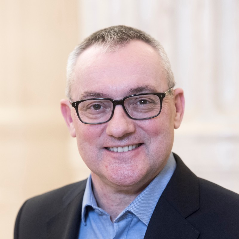 Person Simon Russell