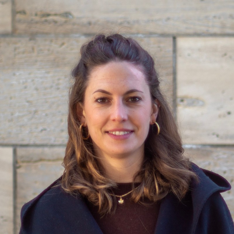 Person Valerie Sternberg-Irvani