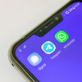 Podcast WhatsApp - Telegram - Signal Logo